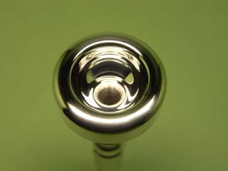 バック（ラージレター） 中古トランペットマウスピース 2C