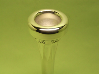 H704d.jpg