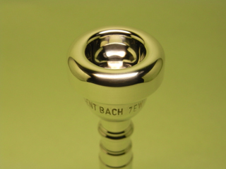 バック（現行モデル） 中古トランペットマウスピース 7EW